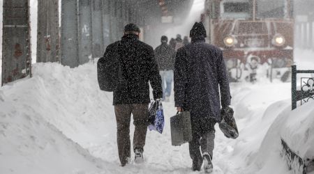 CFR Călători: 72 de trenuri anulate, vineri seara, din cauza condiţiilor meteo nefavorabile