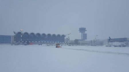 Situație zboruri Aeroportul Otopeni – Plecari și Sosiri: 2 zboruri ANULATE și 11 întârziate