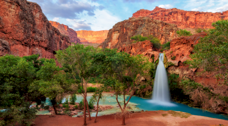 Cascada Havasupai, un paradis al Marelui Canion american