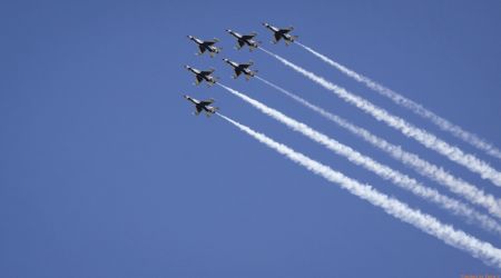 Un avion militar s-a prăbușit lângă Las Vegas, SUA