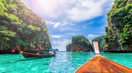 Românii vor să călătorească în locuri exotice, pe bani puțini