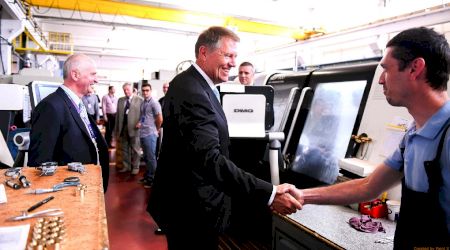 Președintele României și-a exprimat admirația față de compania Aerostar Bacău