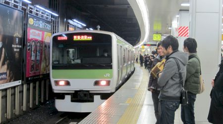 Transportul feroviar din Japonia și cel din România – două extreme