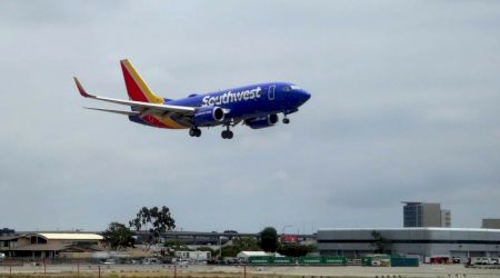 Aterizare de urgență din cauza unui pasager care fuma în toaleta avionului