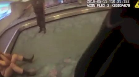 VIDEO. Amenințare cu bombă pe aeroport. Un bărbat gol pușcă a solicitat evacuarea