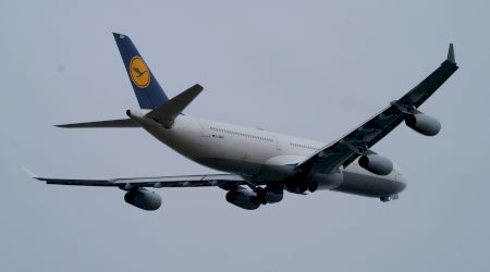 Incident aviatic Lufthansa – vibrații suspecte ale motorului