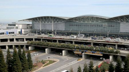 Incident în aeroport. Un bărbat și-a pierdut viața după ce a căzut de la etaj