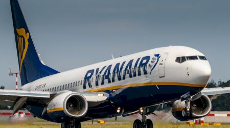 Ryanair admite că noile reguli privind check-in-ul cauzează haos în aeroporturi