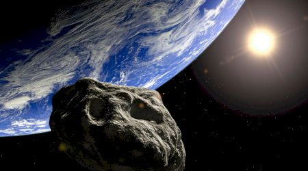 Un asteroid a trecut în apropierea Pământului