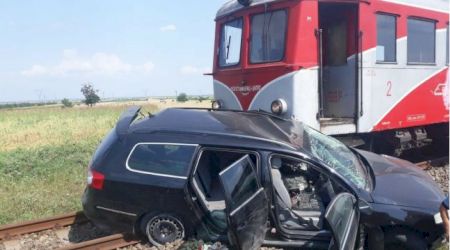 Accident între un tren și un autoturism în România
