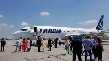 TAROM își întărește flota cu două avioane Boeing 737-800 NG