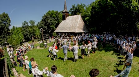 Eveniment cultural în București – La porţile Soarelui. Sânzienele