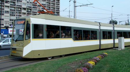 RATB începe delimitarea liniilor de tramvai 1 și 10 de traficul rutier