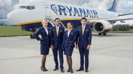 Compania aeriană Ryanair recrutează însoțitori de zbor în România