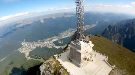 Turistul care a căzut cu parapanta a trecut în neființă