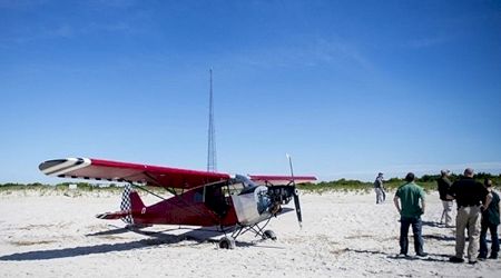Un pilot a aterizat ilegal pe plaja din New Jersey