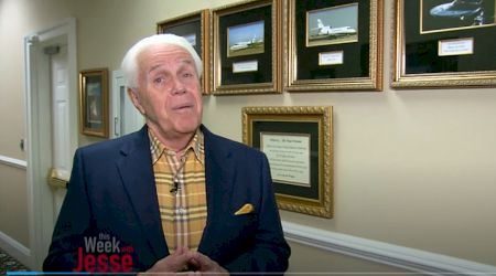 Un televanghelist american caută donații pentru un avion privat