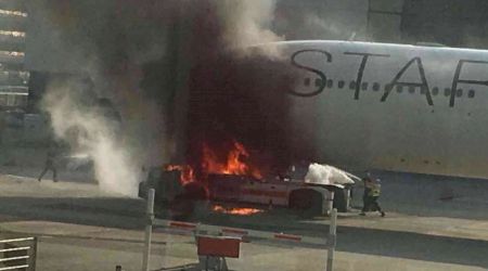 Breaking news: FOTO. Incendiu pe Aeroportul din Frankfurt. Un avion a luat foc în urma unui accident