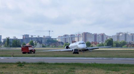 Incident aviatic la Kiev. Un avion a aterizat în afara pistei