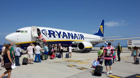 Zbor Ryanair deviat din cauza pasagerilor aflați sub influența băuturilor alcoolice