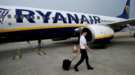 Peste 1000 de zboruri Ryanair anulate din cauza grevei controlorilor de trafic
