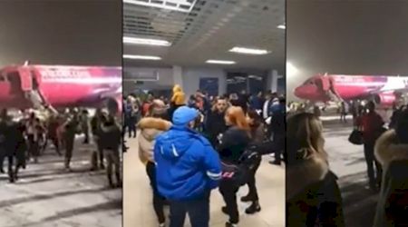 UPDATE Un avion Wizzair în care se aflau și români în pericol de foc