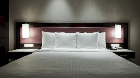 Hoteluri High Tech: Cum impactează tehnologia industria turismului
