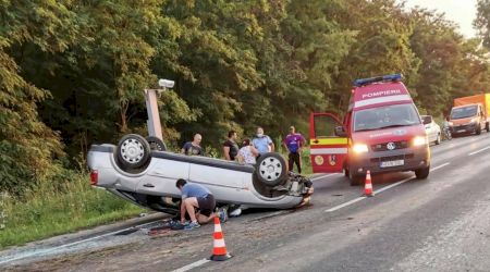Cinci persoane rănite după impactul dintre două mașini, la ieșirea din Sighișoara