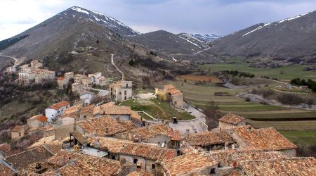 Un sat din Italia vă plătește 52.000 de dolari pentru a vă muta acolo. Care sunt condițiile