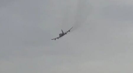 VIDEO. Piese căzute dintr-un avion după ce a decolat din Maastricht