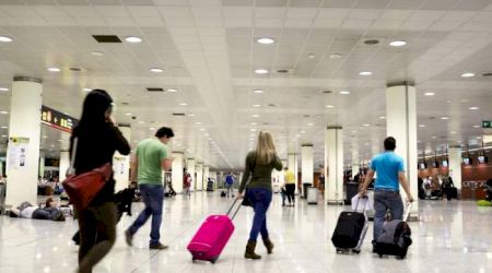 Panică pe Aeroportul Otopeni. O tânără a fost găsită inconștientă în toaletă