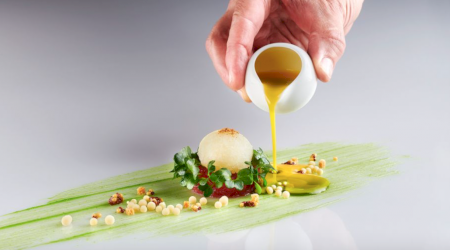 Hoteluri cu restaurante premiate cu stele Michelin – un festin culinar pentru iubitorii de lux și gastronomie