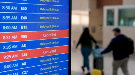 Drepturile pasagerilor în Uniunea Europeană în caz de zboruri anulate sau întârziate: Un ghid detaliat